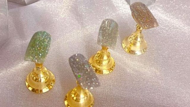 ネイル &アイサロン エコル 生駒店｜生駒市 ネイル